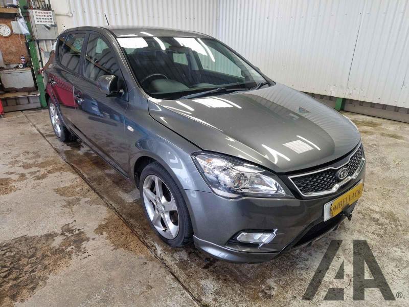 2012 KIA CEED CRDI 3 1582cc TURBO DIESEL MANUAL 6 Speed 5 DOOR HATCHBACK