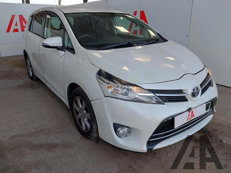 2015 TOYOTA VERSO D-4D ICON 1598cc TURBO DIESEL MANUAL 6 Speed 5 DOOR MPV