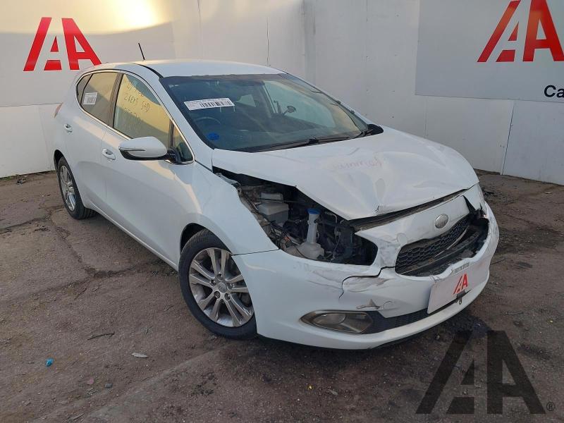 2013 KIA CEED CRDI 3 ECODYNAMICS 1582cc TURBO DIESEL MANUAL 6 Speed 5 DOOR HATCHBACK