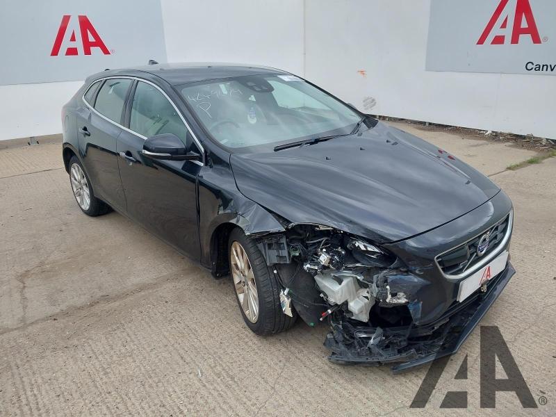2014 VOLVO V40 D2 SE LUX NAV 1560cc TURBO DIESEL MANUAL 6 Speed 5 DOOR HATCHBACK