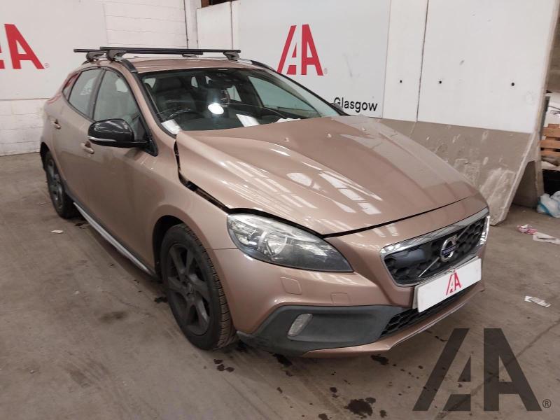2013 VOLVO V40 D2 CROSS COUNTRY SE NAV 1560cc TURBO DIESEL MANUAL 6 Speed 5 DOOR HATCHBACK
