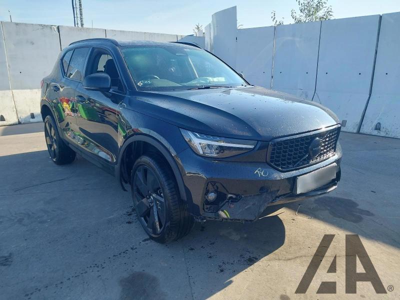 2026 VOLVO XC40 B4 PLUS BLACK EDITION 1969cc TURBO PETROL SEMI AUTO 5 DOOR ESTATE