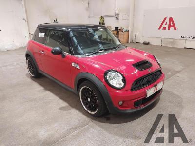 Image of 2011 MINI HATCH COOPER SD 1995cc TURBO DIESEL MANUAL 6 Speed 3 DOOR HATCHBACK