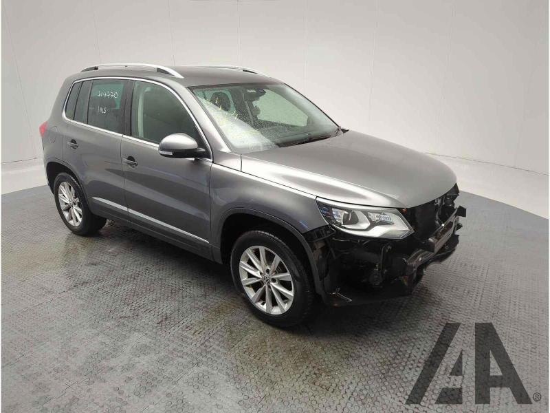 2013 VOLKSWAGEN TIGUAN SE TDI BLUEMOTION TECHNOLOGY 4 1968cc TURBO DIESEL MANUAL 6 Speed 5 DOOR ESTATE