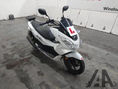 Image of 2017 HONDA WW (PCX) 125cc PETROL CVT SCOOTER