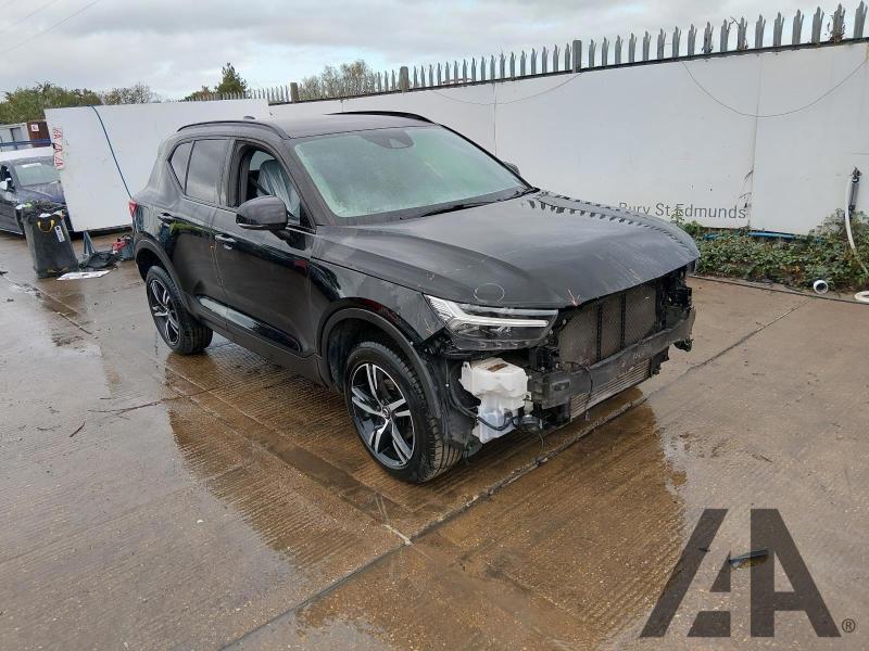 2020 VOLVO XC40 T3 R-DESIGN 1477cc TURBO PETROL AUTOMATIC 8 Speed 5 DOOR ESTATE