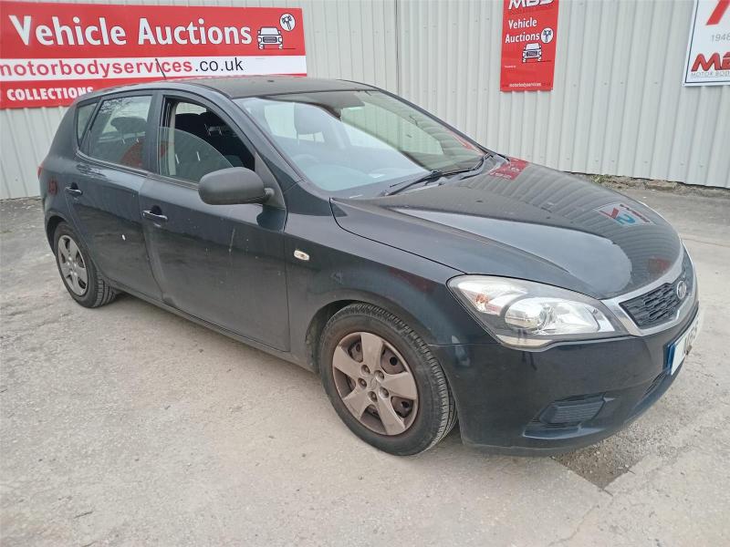 2010 KIA CEED 1 CDRI 1582cc TURBO DIESEL MANUAL 6 Speed 5 DOOR HATCHBACK