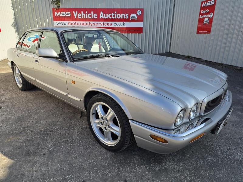 2002 JAGUAR XJ SPORT V8 3248cc PETROL AUTOMATIC 5 Speed 4 DOOR SALOON