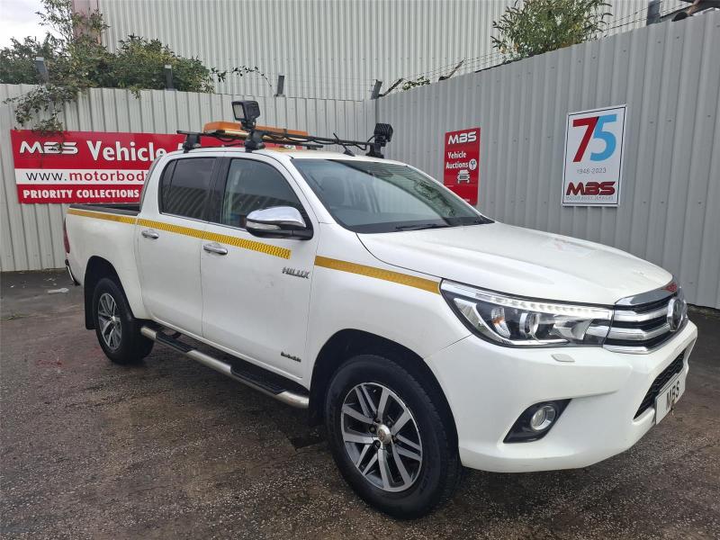 2016 TOYOTA HI-LUX INVINCIBLE 4WD D-4D DCB 2393cc TURBO DIESEL AUTOMATIC PICK UP