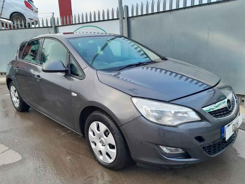 2011 Vauxhall Astra Exclusiv 1598cc Petrol Manual 5 Speed 5 Hatchback