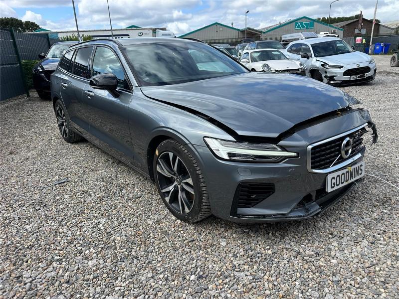 2020 70 VOLVO V60 T8 TWIN ENGINE R-DESIGN PLUS A 1969cc SUPER PETROL/ELECTRIC AUTOMATIC 5 DOOR ESTATE
