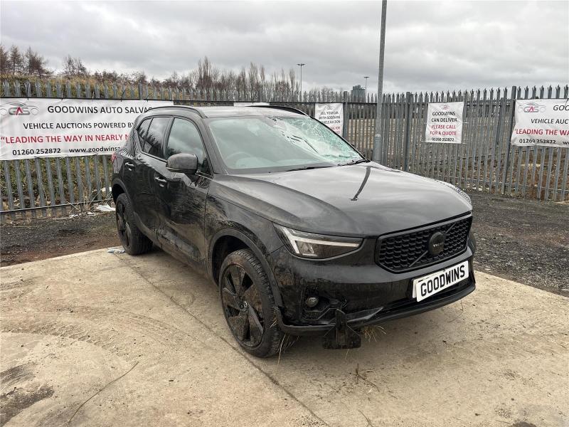2025 75 VOLVO XC40 B4 PLUS BLACK EDITION 1969cc TURBO PETROL HYBRID SEMI AUTO 5 DOOR ESTATE