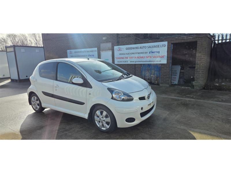 2011 TOYOTA AYGO VVT-I GO MM 998cc PETROL SEMI AUTO 5 DOOR HATCHBACK