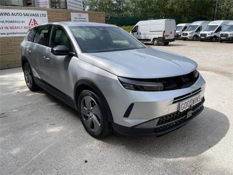 2025 VAUXHALL GRANDLAND DESIGN 1199cc TURBO PETROL HYBRID SEMI AUTO 5 DOOR HATCHBACK