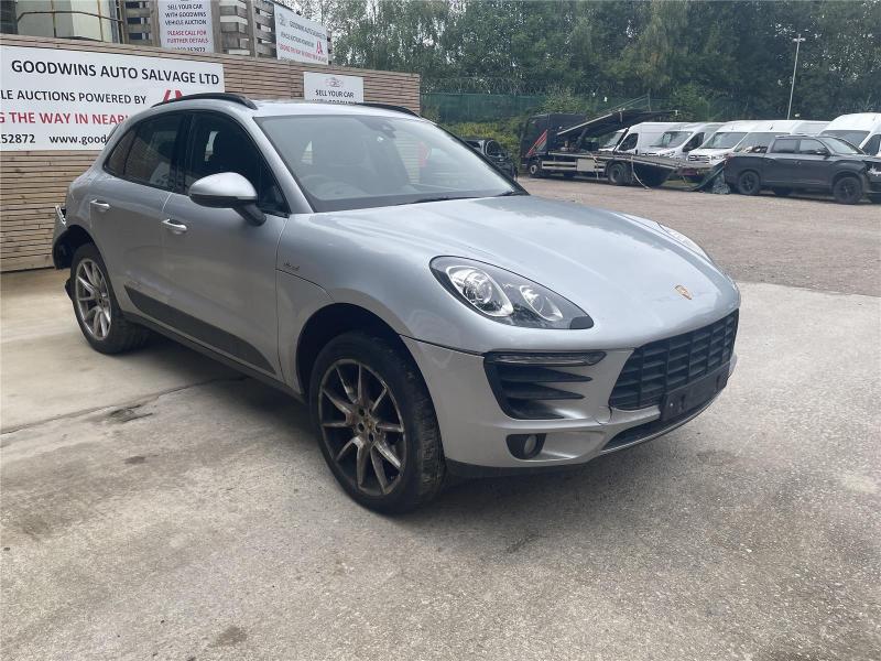 2014 PORSCHE MACAN D S PDK 2967cc TURBO DIESEL SEMI AUTO 5 DOOR ESTATE
