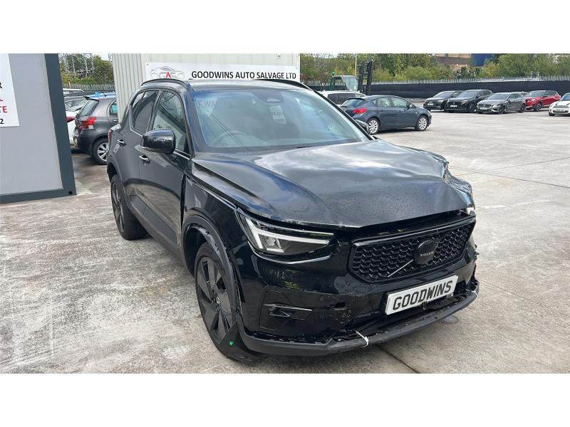 2026 VOLVO XC40 B4 PLUS BLACK EDITION 1969cc TURBO PETROL SEMI AUTO 5 DOOR ESTATE