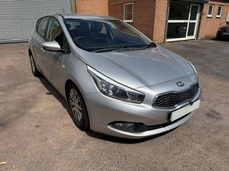 2013 Kia Ceed Crdi 1 Ecodynamics 1582cc Turbo Diesel Manual 6 Speed 6 Hatchback