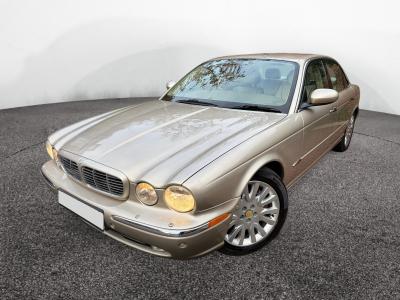 Image of 2004 Jaguar Xj8 v8 se Auto 4196cc Petrol Automatic 6 Speed Saloon