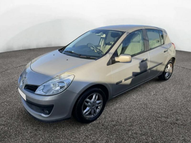 2007 Renault Clio Privilege a 1598cc Petrol Automatic 4 Speed Hatchback