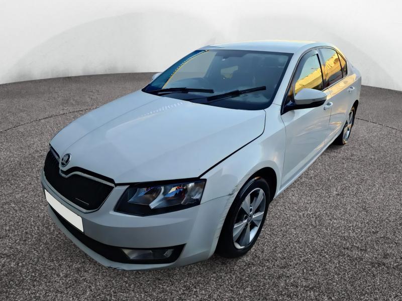 2014 Skoda Octavia se B-nes G-lniii Tdicr 1598cc Turbo Diesel Manual 6 Speed Hatchback