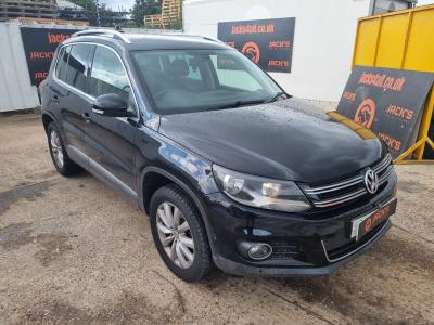 Image of 2014 Volkswagen Tiguan Match Tdi Bluemotion Tech 4motion Dsg 1968cc Turbo Diesel Semi Auto 7 Speed 7 Estate