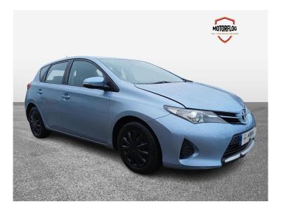 Image of 2014 TOYOTA AURIS ACTIVE D-4D 1364cc TURBO DIESEL MANUAL 5 DOOR HATCHBACK