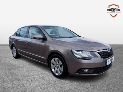 Image of 2013 SKODA SUPERB S GREENLINE III TDI CR 1598cc TURBO DIESEL MANUAL 5 DOOR HATCHBACK
