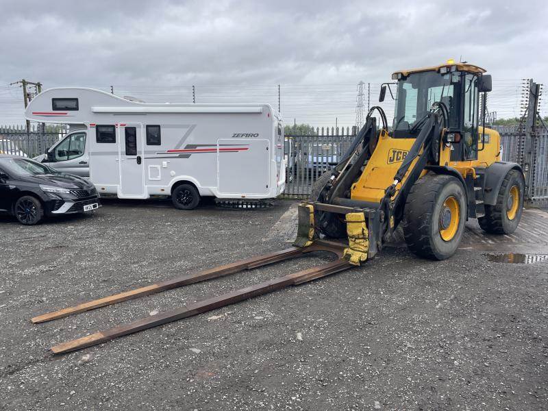 2009 JCB 416 Loading Shovel for Lifting Cars