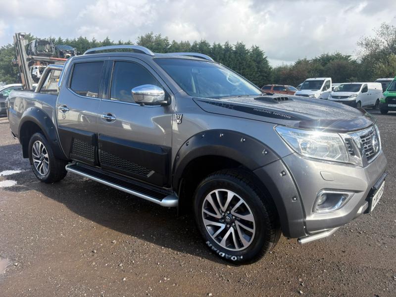 2016 Nissan Navara Dci Tekna 4x4 Shr Dcb 2298cc Turbo Diesel Automatic 7 Speed 7 Pick Up