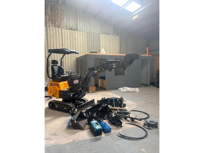 Ironfort XN12EV-8 Compact Electric Excavator