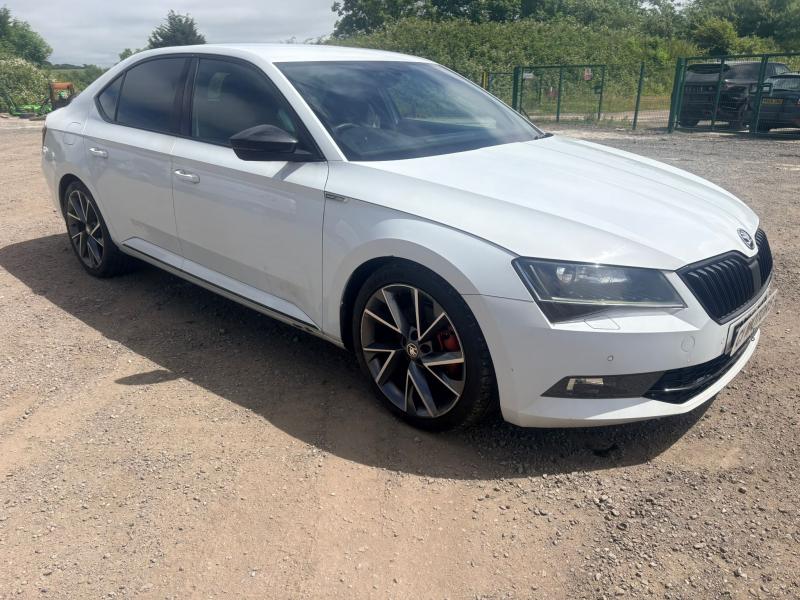 2016 Skoda Superb Sportline Tdi 1968cc Turbo Diesel Manual 6 Speed 6 Hatchback