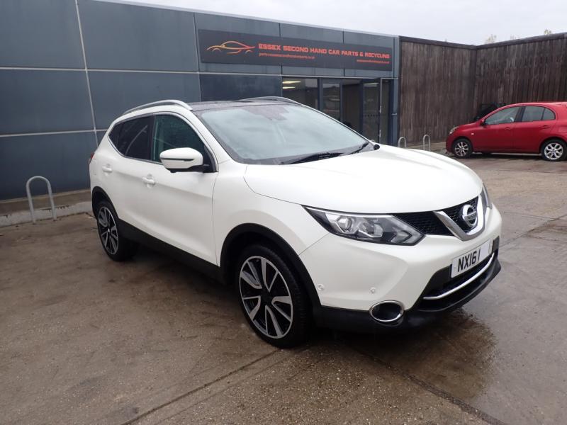 2016 Nissan Qashqai Tekna Dig-t 1197cc Turbo Petrol Manual 6 Speed 6 Hatchback