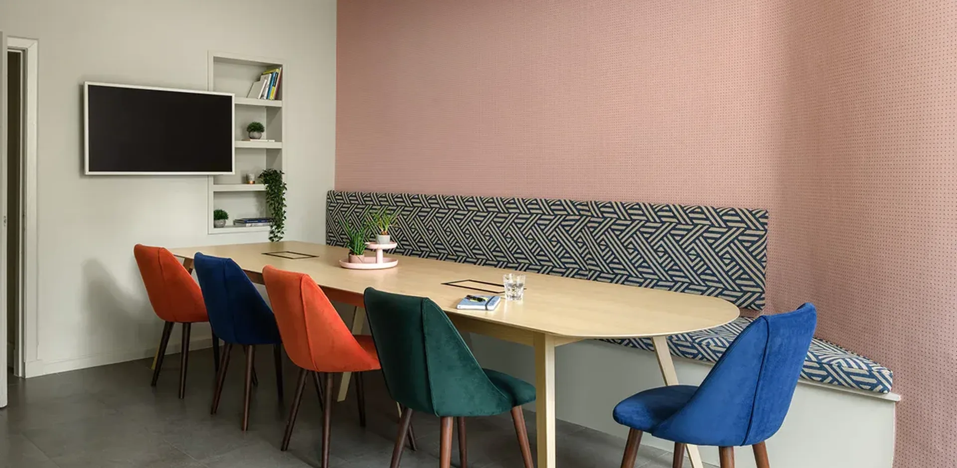 Treku aise desks jpg