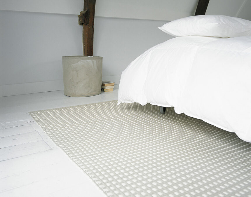 Woodnotes City rug stone white