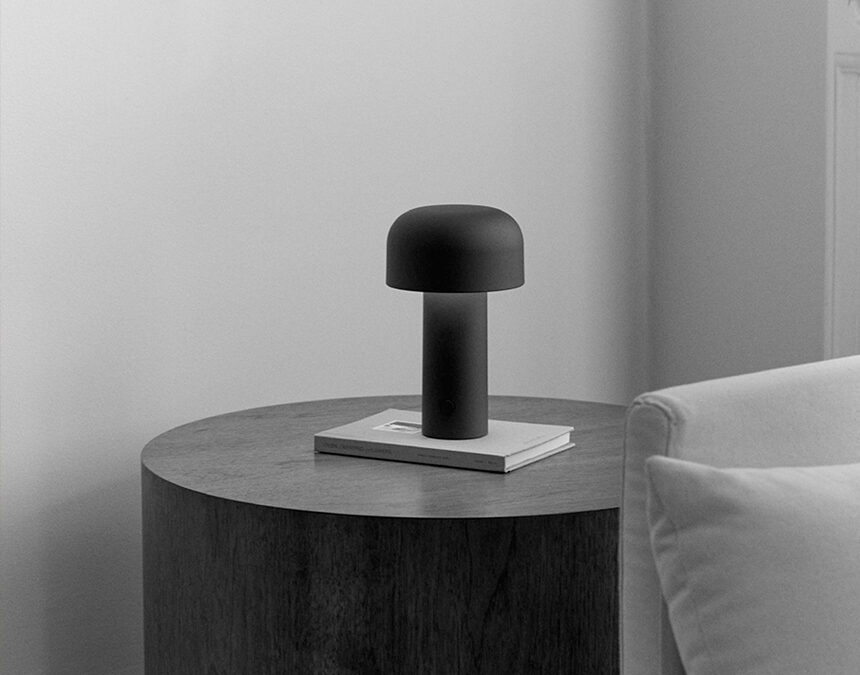 Bellhop table light flos