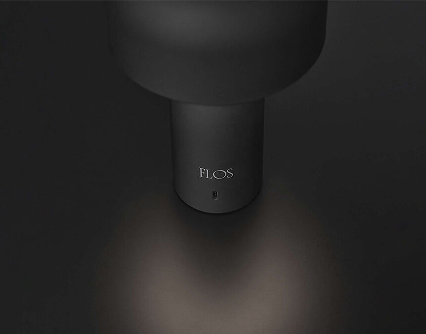 Black bellhop table light flos