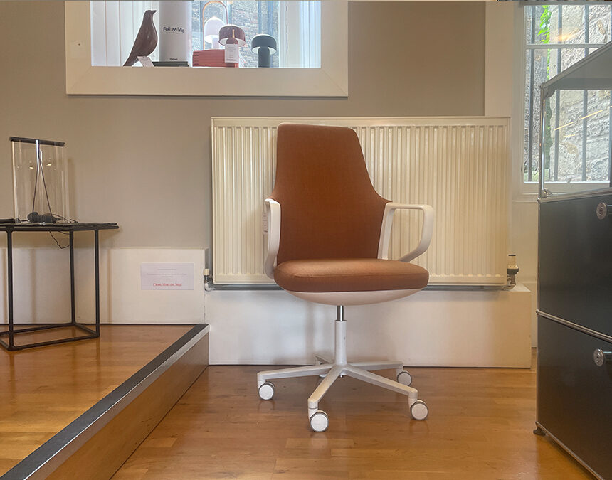 Calma andreu world desk chair