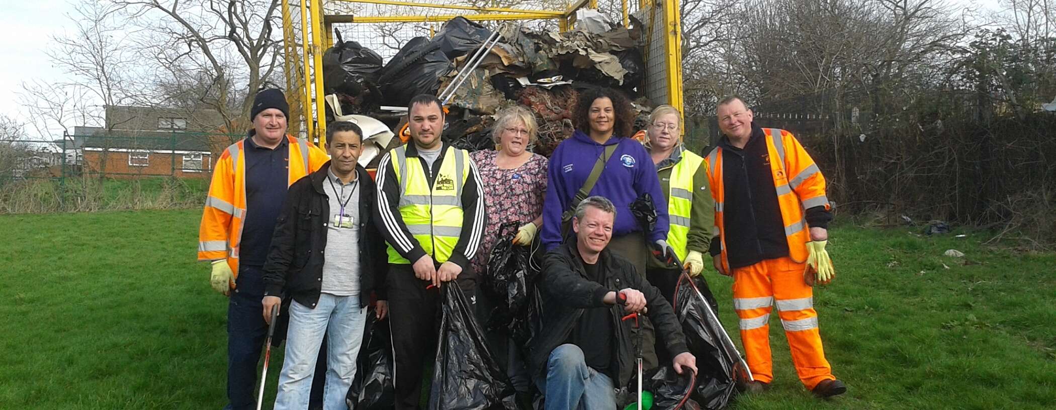 Don Catchment Rivers Trust project team out litter picking