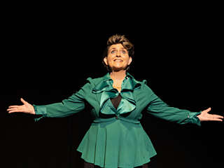 2 Stage photo credit Alison Loredo