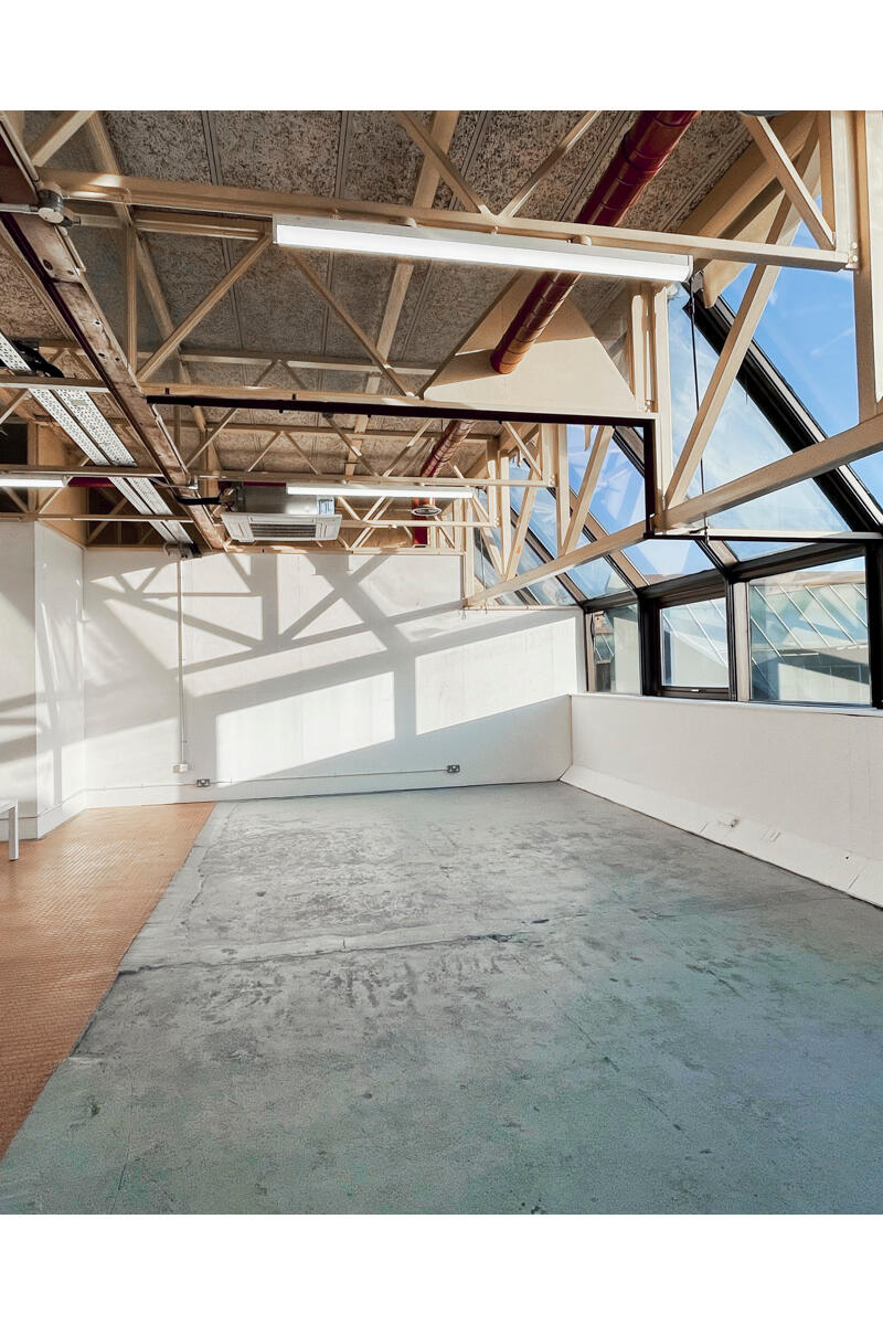 Photography Studio with Natural Daylight | Industrial Location