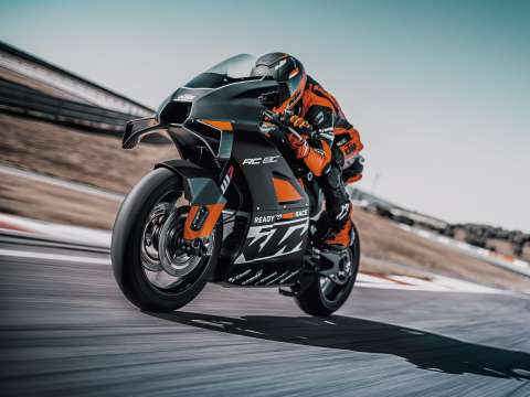 KTM RC 8 C MY23 pre order landingpage header X Large