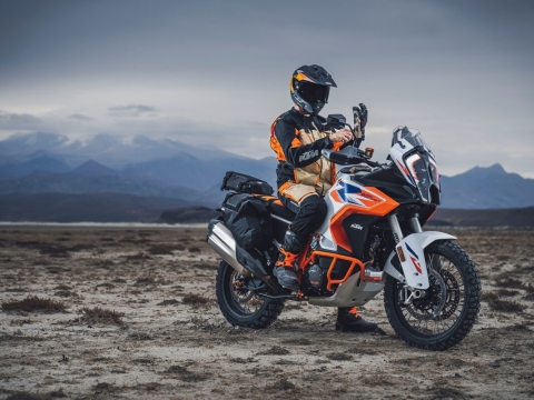 489030 MY23 KTM 1290 SUPER ADVENTURE R Static CAT B EU Global