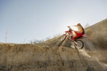30835 Enduro EC 250 2023 Action