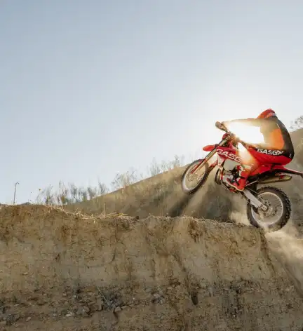 30835 Enduro EC 250 2023 Action