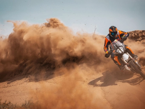 890 adventure desert