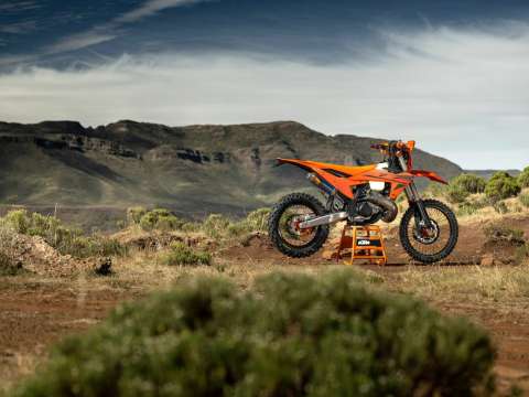 592892 MY25 KTM 300 EXC 02 STATIC EXC Range