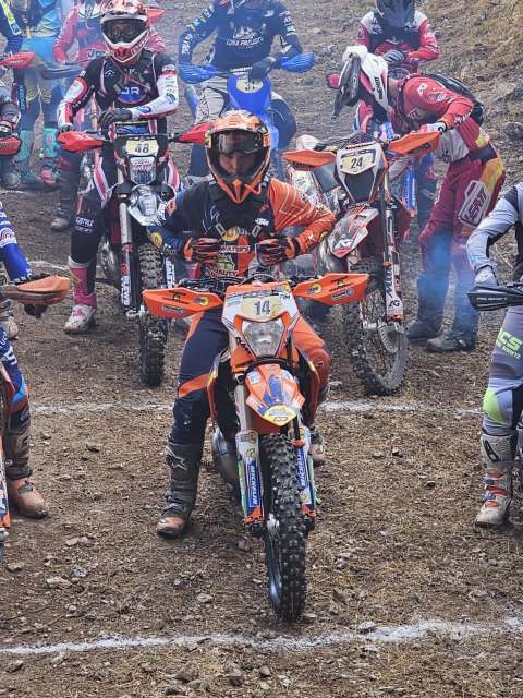 Burts crayston row 2 start hixpania 2025