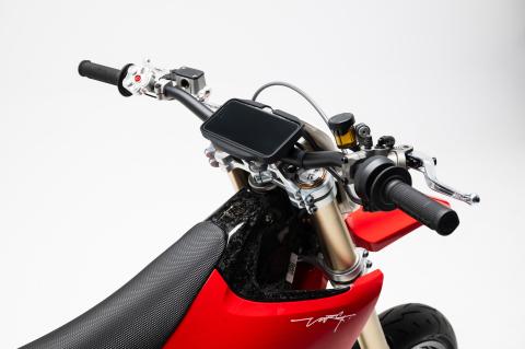 Stark varg sm red cockpit