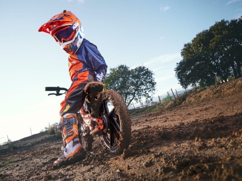 422131 MY22 KTM REPLICA e DRIVEMY22 KTM 16e DRIVE EU Global 03 Static Images