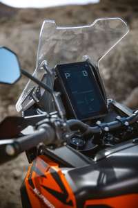KTM 1390 Super Adventure S EVO 8" TFT Touch Screen Tech